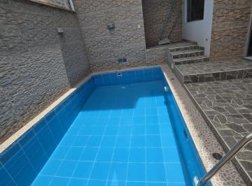 Casa · 283m² · 4 Dormitorios · 2 Estacionamientos · Casa en Venta con Piscina Privada en Condominio Exclusivo – Golf de Huampaní