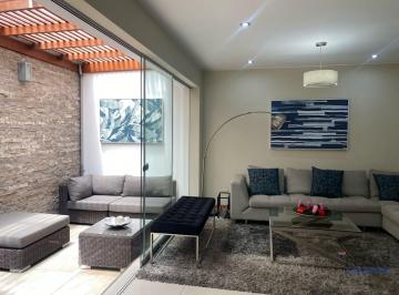 Departamento · 196m² · 4 Dormitorios · 2 Estacionamientos · Departamento a La Venta de 3 Pisos en La Molina