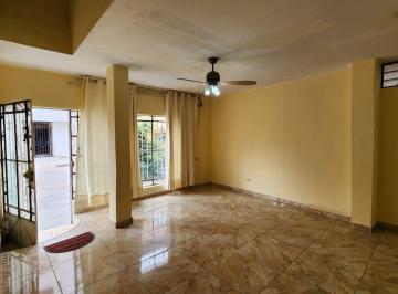 Casa de 3 habitaciones, Lima · En Venta | Casa en Comas