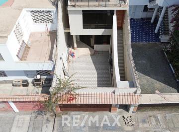 Casa · 350m² · Casa con 2 Departamentos Independizados Proximo a La Playa | San Bartolo