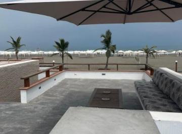 Casa de playa · 200m² · 4 Dormitorios · 2 Estacionamientos · Bella Casa en Primera Fila en Bocaleon