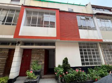 Casa de 5 habitaciones, Lima · Se Vende Casa en Quinta Interior con Excelente Ubicación