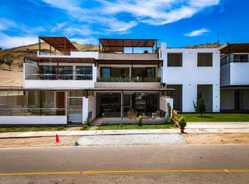 Casa de playa de 5 habitaciones, Cañete · Vendo Hermosa Casa de Playa de 3 Pisos en Condominio Club Alto Bujama, Lima