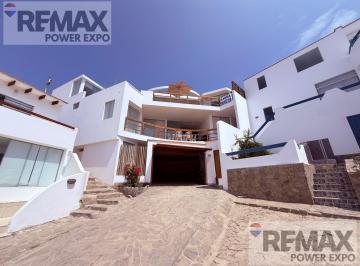 Casa · 406m² · 7 Dormitorios · 2 Estacionamientos · Se Vende Casa de Playa Puerto Fiel Toyo Seco