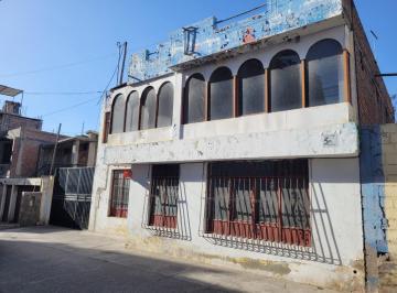 Casa de 3 habitaciones, Arequipa · Se Vende Casa Como Terreno en Jlbyr Altura Gym Revo Den Av Dolores