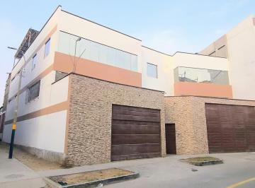 Casa de 4 habitaciones, Lima · Amplia Casa en Venta de 860 m² - Acabados de Estreno - Urb. Santa Rosita / Ate