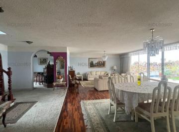 Casa · 300m² · 4 Dormitorios · 2 Estacionamientos · Vendo Excelente Casa en San Borja
