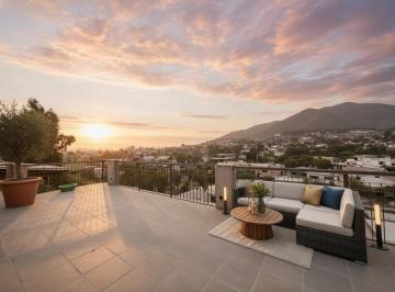 Casa de 5 habitaciones, Lima · Casa Para Remodelar con Vista Panorámica en Las Lagunas de La Molina – ¡Gran Oportunidad!