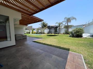 Casa de 6 habitaciones, Lima · Venta 2 Casas Independientes + Jardín y Piscina | La Molina