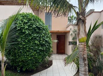 Casa de 5 habitaciones, Lima · En Venta Linda Casa en La Encntada de Villa