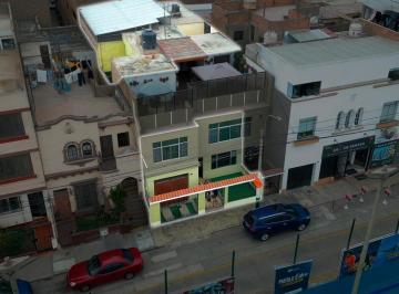 Casa · 304ha · 6 Dormitorios · 1 Estacionamiento · Se Vende Amplia Casa en Zona Residencial de Pueblo Libre