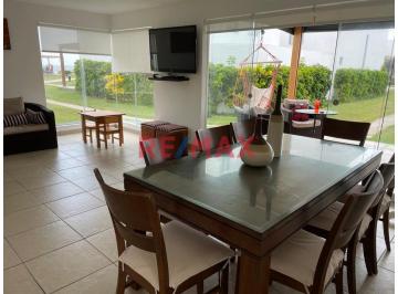 Casa · 148m² · 4 Dormitorios · 2 Estacionamientos · Casa de Playa en Condominio Asia del Sur, Km 108. Playa Sarapampa
