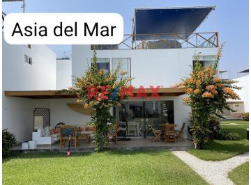 Casa · 126m² · 4 Dormitorios · 2 Estacionamientos · Casa de Playa en Venta en Condominio Asia del Mar, Km108 Playa Sarapampa