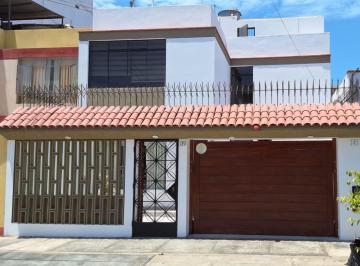 Casa de 5 habitaciones, Lima · Venta de Casa Remodelada en San Miguel
