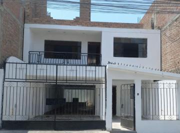 Casa · 160m² · 5 Dormitorios · 1 Estacionamiento · Casa a La Venta en El Callao