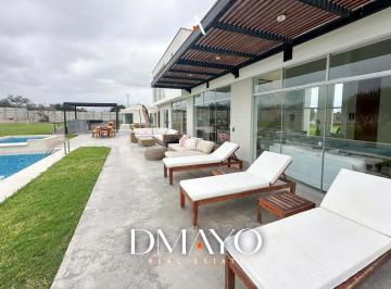 Casa · 640m² · 10 Dormitorios · 7 Estacionamientos · Se Vende Casa en Chilca de 640 m² - Piscina - Area Verde - 10 Dorm