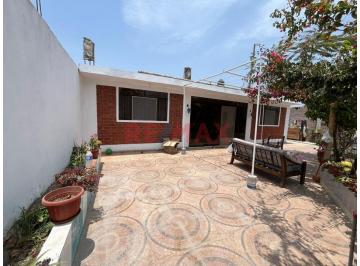 Casa · 1344m² · 3 Dormitorios · 4 Estacionamientos · Casa en Huaral