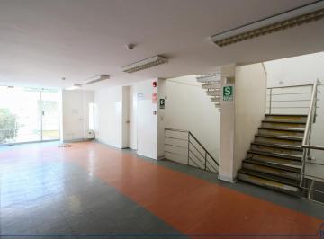 Local comercial · 1400m² · 6 Estacionamientos · Venta de Edificio de Oficinas 1400 m², con Flujo - Oportunidad!