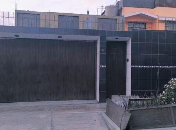 Casa de 4 habitaciones, Lima · Amplia Casa en Venta en Comas – Ubicación Céntrica y Tranquila