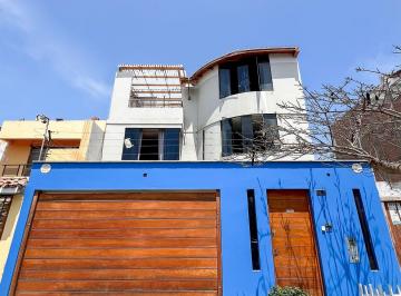 Casa de 6 habitaciones, Lima · Casa en Venta de 240 m² en Chorrillos