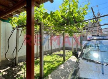 Casa · 300m² · 5 Dormitorios · 3 Estacionamientos · Casa–hospedaje en Venta en Lunahuaná