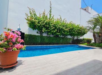 Casa de 4 habitaciones, Lima · Linda Casa Frente a Parque Zela Piscina 4 Dorms Escritorio Linea Blanca