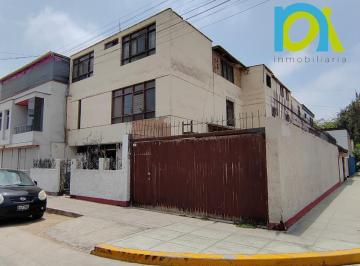 Casa · 363m² · 9 Dormitorios · 6 Estacionamientos · Venta Casa en Esquina 2 Pisos y Azotea Urb Primavera de Monterrico//san Borja