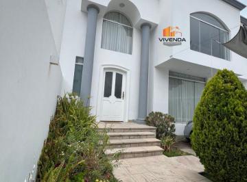 Casa de 3 habitaciones, Arequipa · Casa Totalmente Equipada en Residencial Exclusiva de Cerro Colorado