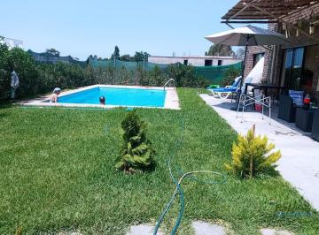 Casa · 120m² · 3 Dormitorios · 2 Estacionamientos · Casa de Playa en Alquiler por Temporada