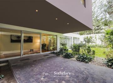 Casa · 638m² · 4 Dormitorios · 5 Estacionamientos · Impresionante Residencia de Lujo de 640 m² en El Corazón de Miraflores!