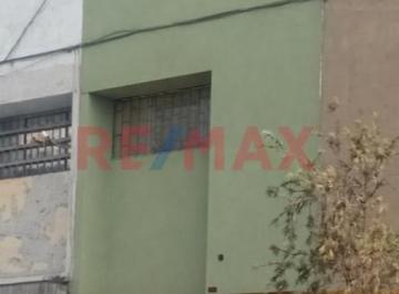 Casa · 136m² · 5 Dormitorios · Vendo Casa Mas Local en Primer Piso en Av Venezuela
