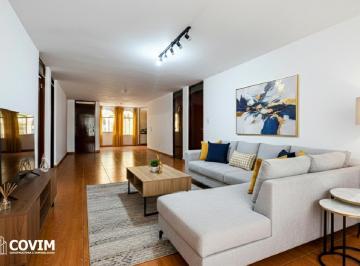 Casa · 368m² · 4 Dormitorios · 2 Estacionamientos · Casa en Venta en Paucarpata