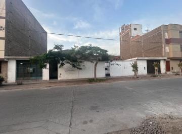 Terreno / Lote , Lima · Vendo Casa en Ocasión Como Terreno en El Distrito de Santa Anita
