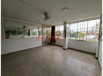 Local comercial · 120m² · Se Alquila Local Comercial 2do Piso en Olivos