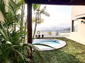 Casa de 4 habitaciones, Lima · En Condominio con Vista Panorámica