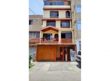 Casa · 494m² · 13 Dormitorios · Se Vende Hermosa Casa de 4 Pisos Azotea