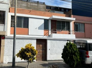 Casa de 4 habitaciones, Callao · En Venta Casa Frente a Parque Zona Residencial Bellavista