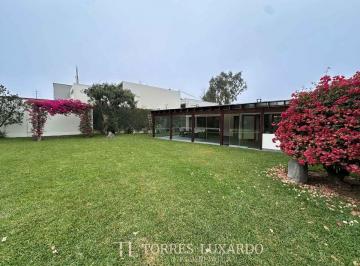 Casa de 4 habitaciones, Lima · Casa con 04 Dorm. en Venta, de 1104 m² de Terreno en La Molina