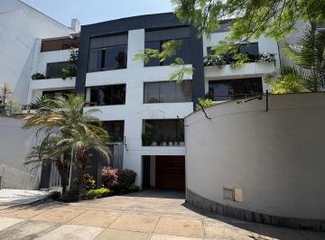 Departamento de 4 habitaciones, Lima · Venta de Hermoso Departamento Triplex Vista a La Calle