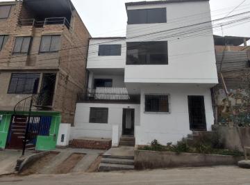 Casa de 10 habitaciones, Lima · Venta de Casa con Area Construida Mas Terreno