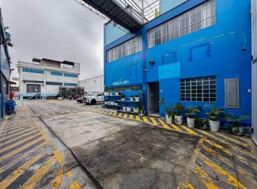 Terreno / Lote · 2000m² · Local Industrial Zre - Ovalo Centenario Av Argentina Callao Id: 3 2 6 9 8