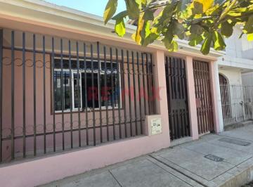 Casa · 120m² · 2 Dormitorios · Casa en Venta en lambayeque.(T. Eneque)