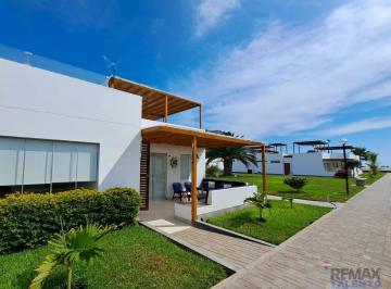Casa · 98m² · 3 Dormitorios · 3 Estacionamientos · Oportunidad: Casa de Playa Remodelada - Condominio Playa Azul