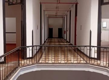 Oficina comercial , Lima · Edificio de 4 Pisos Uso Comercial, 2270 m²