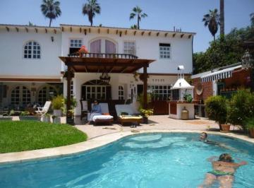 Casa · 1360m² · 6 Dormitorios · 5 Estacionamientos · Vendo Hermosa Casa en Calle La Alameda San Juan de Benavista N 2, La Encantada de Villa, Chorrillos
