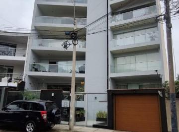 Departamento de 4 habitaciones, Lima · Se Vende Duplex con Terraza y Sauna en Chama / Surco – 278 m²