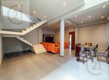 Casa · 374m² · 5 Dormitorios · 2 Estacionamientos · Casa Multifamiliar 374 m² Pte Piedra – Ideal Para Inversión