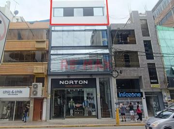 Local comercial · 137m² · Local en Alquiler en Centro de chiclayo.(C. Delgado)