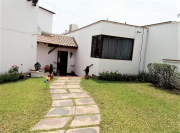 Casa · 700m² · 3 Dormitorios · 4 Estacionamientos · Vendo Bonita Casa en Calle Batallón Tarma N2, Chacarilla, Surco