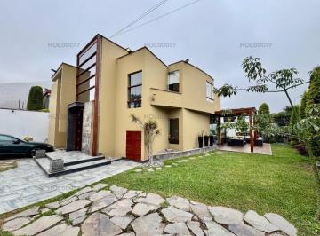 Casa · 263m² · 3 Dormitorios · 3 Estacionamientos · Venta Linda Casa Urb. Sol de La Molina 1ra Etapa